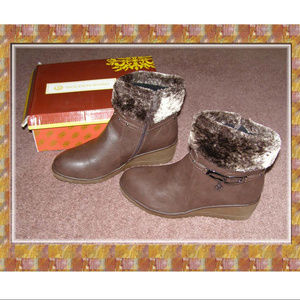 New Brown winter booties faux fur trim wedges 10